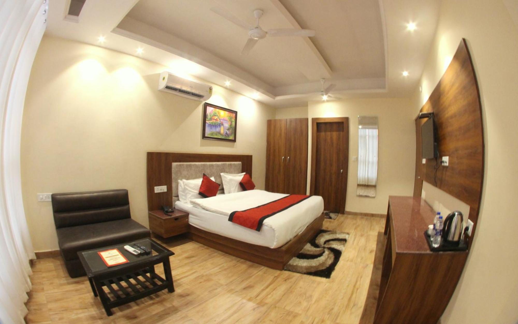 The Royal Bhumesh Hotel Katra  Exterior foto